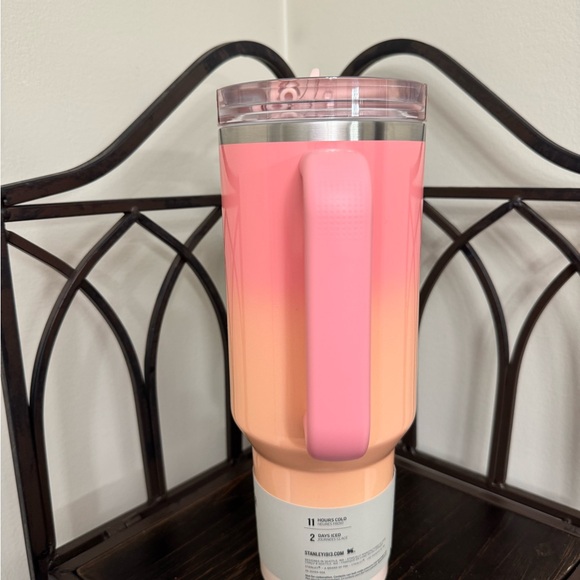 NWT Stanley sunset Mesa Pink 40oz - Picture 3 of 4